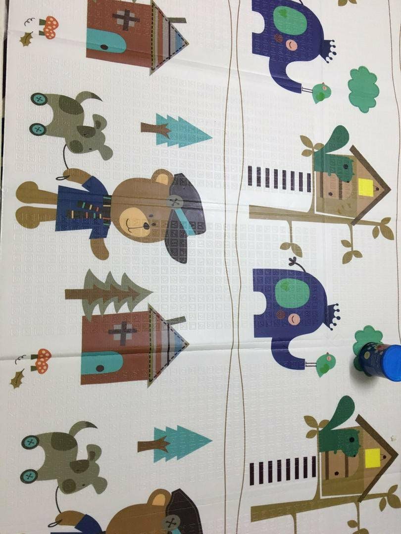 Thảm xịn xò lắm lun. Lớp thảm chắc k mềm lún như loại thường, hình 2 mặt khác nhau nha. Nằm k nóng bí lắm và bé bò trườn cũng k bị kéo đi. Vỏ bọc, túi đồ rất thích lun 👍👍👍 Thảm xịn xò lắm lun. Lớp thảm chắc k mềm lún như loại thường, hình 2 mặt khác nhau nha. Nằm k nóng bí lắm và bé bò trườn cũng k bị kéo đi. Vỏ bọc, túi đồ rất thích lun 👍👍👍