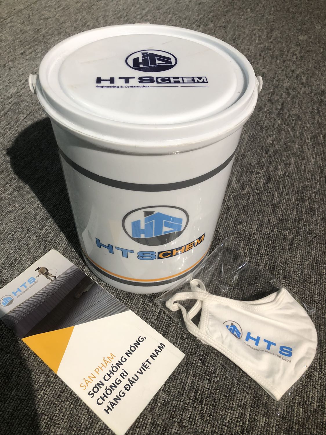 đã nhận được hàng và sử dụng cho sàn nhà xưởng của khách
đóng gói hàng cẩn thận, hàng nguyên vẹn, được tặng khẩu trang nữa, shop gửi kèm tờ rơi và tài liệu kỹ thuật, tiki giao hàng nhanh, anh ship vui tính
hiệu quả thì thợ bên mình thi công xong đánh giá tốt, sàn cứng cáp và chống bụi tốt, có bóng nhẹ