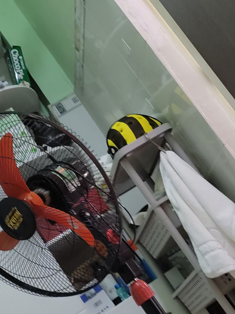 nón mềm, êm, nhẹ hơi lem màu. giá rẻ