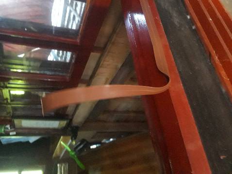 keo mới dán vào cửa 1 ngày sau bị tróc ra không dính!