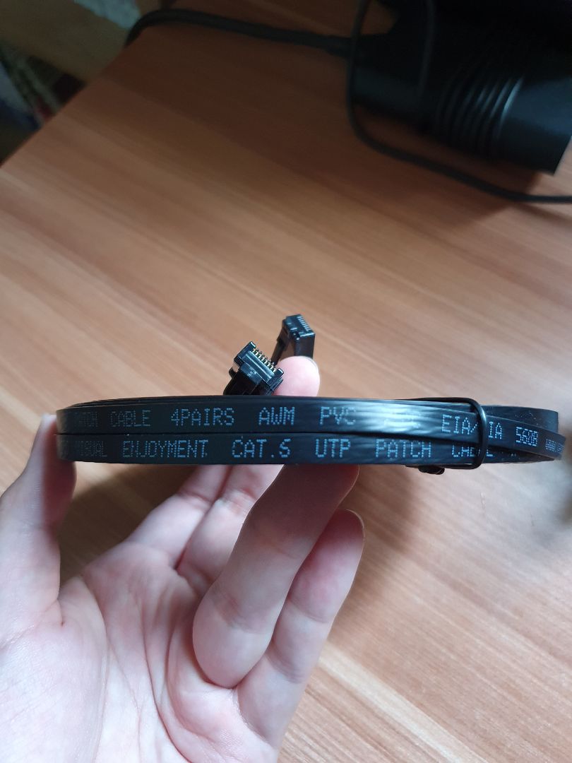 Mới biết thương hiệu Vention gần đây nhưng thấy review trên các diễn đàn khá tốt.
Đóng gói đơn giản, dây quấn rất ngay ngắn. Hình thức ok.
Mạng nhà mình có 100MB thôi nên không *** được có đúng cat 6 chuẩn không, thôi kệ.
Nói chung hài lòng.