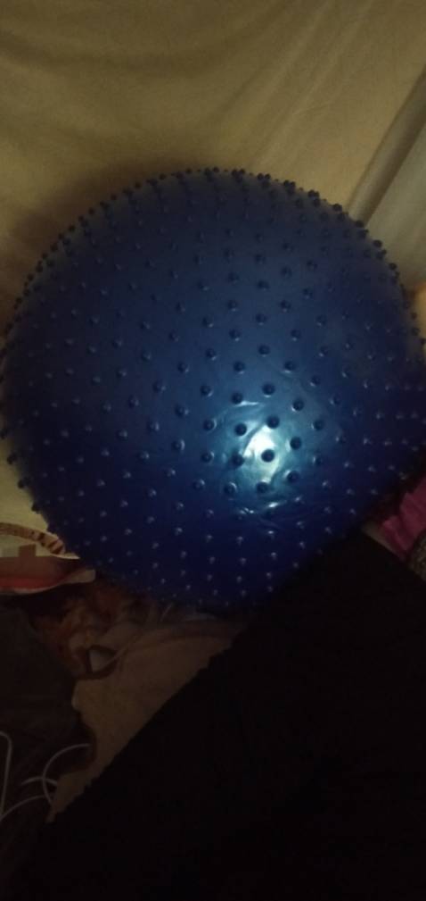 Cực kỳ hài lòng. Mình bơm lên dùng thử thấy rất ổn nên mang xuống để mẹ mình dựa đầu, tập mát xa vai. Nay mình mua thêm nữa đó. Chất bóng dai, gai có tác dụng mát xa rất tốt. Tập Yoga nên mua cỡ nhỏ hơn còn kẹp bóng tập.
