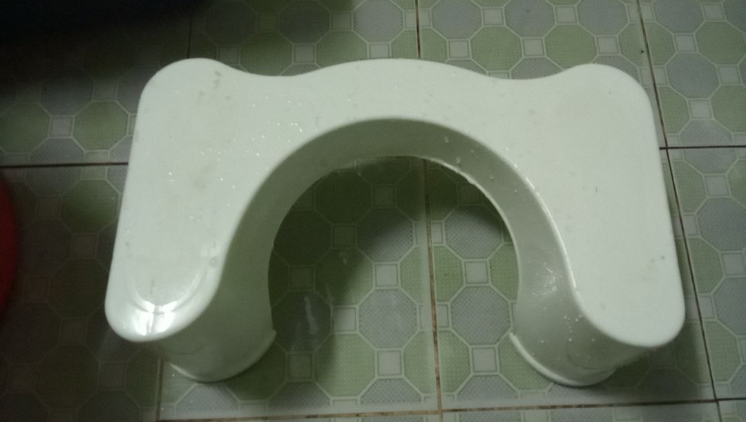 Mình đã thử cảm thấy ghế chắc chắn ko trơn trượt , tuy nhiên mình thấy lạ chỗ là shop ko cho đặt 2 sp trong 1 lần ship , nhà mình 2 tầng nên mua 2 cái , do vậy làm mình phải đặt 2 cái theo 2 lần ship , shop xem xét lại ha .