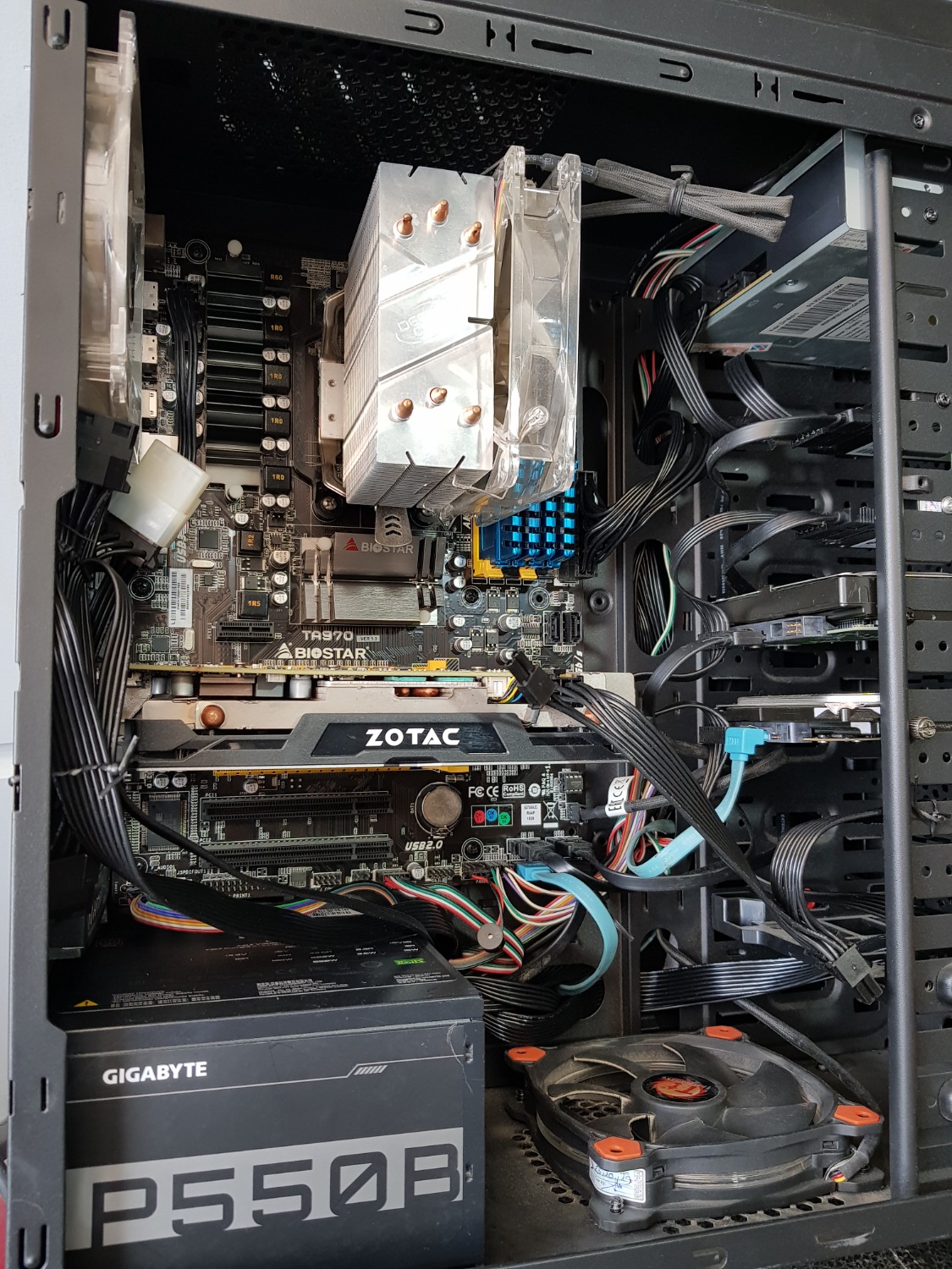 Sản phẩm đã bị mở từ trước, dây nguồn lạ hoắc. Mua rồi thì dùng thôi, tốt hay không thời gian mới rõ . Đây là sản phẩm thay thế của Tiki, vì Tiki tự hủy đơn hàng từ Tiki Trading đã trả tiền trước của mình, nên mình nhận và dùng luôn vì không muốn kéo dài thêm thời gian (mình mua từ Tiki Trading ngày 24 tháng 4 và trả tiền trước, sau đó Tiki tự hủy và đề nghị giao sản phẩm từ nhà cung cấp khác, mình đồng ý và đến ngày 11 tháng 5 thì nhận hàng). Một trải nghiệm không mấy hay ho của mình từ Tiki. Có rất nhiều cách để nghi nhận và theo dõi ngày bảo hành của sản phẩm, các nhà bán không nên gửi sản phẩm không còn nguyên seal cho khách. Xin trân trong!