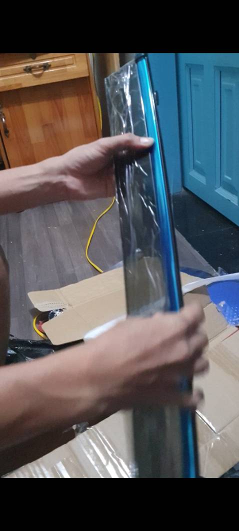 Vè nhựa trong, hài lòng.