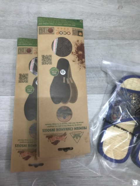 Mình mua lót giày và dép chiếu mình chỉ tin tưởng duy nhất shop này, tiki hoặc Shpe bán nhan nhản lót giày nhưng chỉ có shop này là lót giày quế thật sự, mình trải nghiệm nhiều rồi mới dám nói như vậy, thật ra mình tòn mua lại lót giàu chiếu quế của shop nhưng hết hàng, lót giày cotton quế này cũng rất tốt, mong shop sẽ phát triển và mình sẽ quay lại mua tiếp lần sau