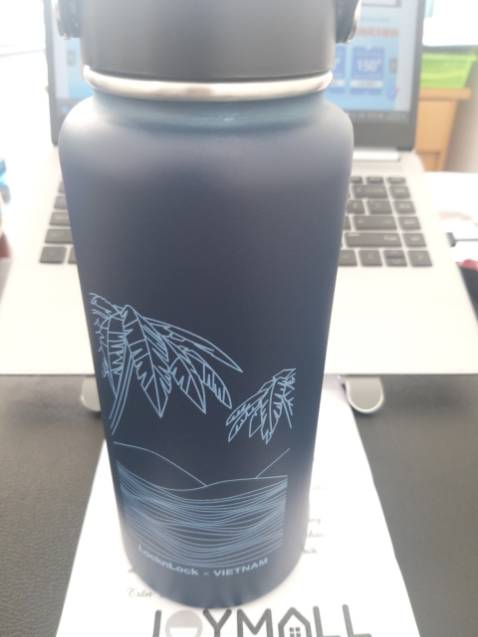 Sản phẩm bị lỗi trầy sơn từ nhà sản xuất, yêu cầu hỗ trợ thì nói không có quay lại thì là không giải quyết đùng đẩy trách nhiệm. Sản phẩm và Shop quá kém.