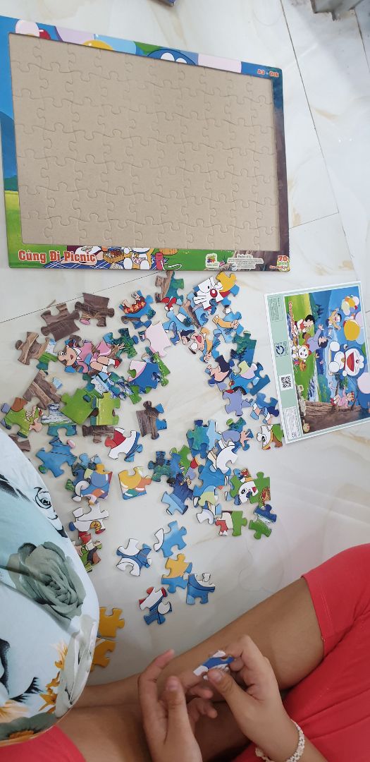 hình đẹp, có khung sẵn nên rất dễ ráp