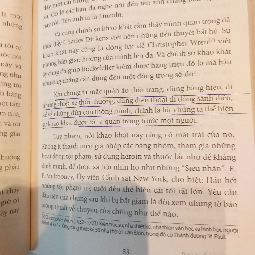 Đã mua ở Tiki rất rất nhiều sách, nhưng đây là lần đâu tiên tôi cảm thấy sốc. Tôi đã đọc cuốn này nhưng muốn mua bản mới để lưu giữ. Đến hôm nay tôi mới mở cuốn sách ra lần đầu tiên, nhưng rất nhiều trang sách đã có dấu bút bi gạch dưới. Nếu như tôi kiểm tra ngay khi giao hàng thì sự việc tôi trình bày có cơ sở hơn. Nhưng bây giờ đã mấy tháng và tôi chỉ muốn nhận xét ở đây để Tiki lưu ý. Là một người không có thói quen viết hay tô màu vào sách thì tôi thật sự cảm thấy nghi ngờ và đáng thất vọng về sản phẩm này của Tiki.