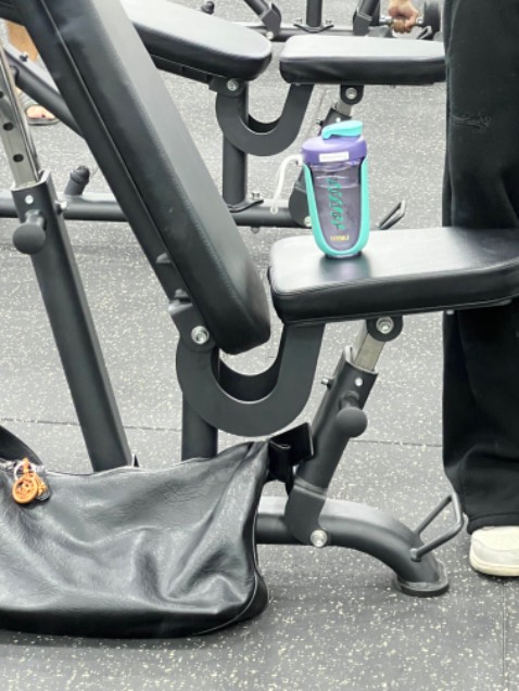 Mang theo đi tập mà nó đẹp dữ thần, nhìn chắc chắn nữa