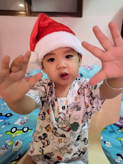 Hộp nhìn đẹp, đúng chất lượng, nhưng hộp có nắp nhựa và thân dưới bằng bìa carton nên sợ không bền, bé chơi vài bữa chắc banh cái hộp, nhựa đẹp hoàn thiện tốt, rất thích Qman ở chỗ chăm chút sản phẩm mẫu mã như Lego thật vậy đó, giá cả phải chăng.