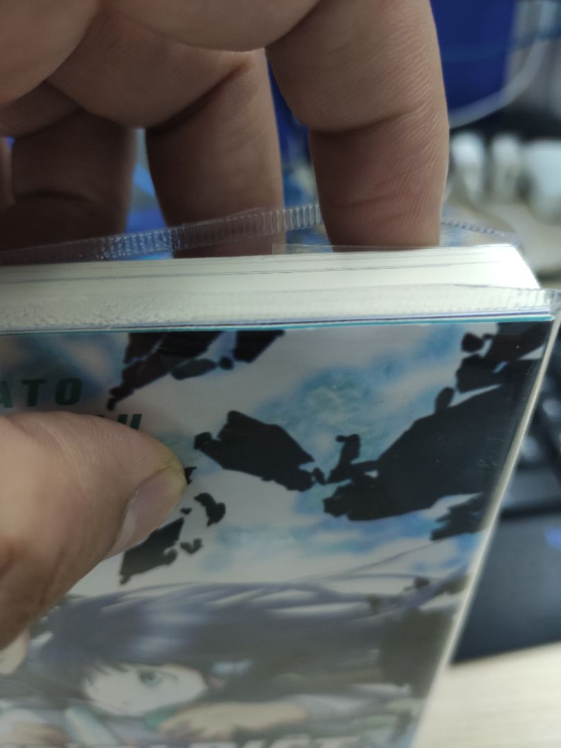 Nói chung là bookcare xộc xệch, vết cắt thì xéo, mà phía trên hở đầu, phía dưới hở ***. Hôm nay nhận sách 2 lần, một cuốn thì đàng hoàng khỏi chê, mà một cuốn thì như hình đó.