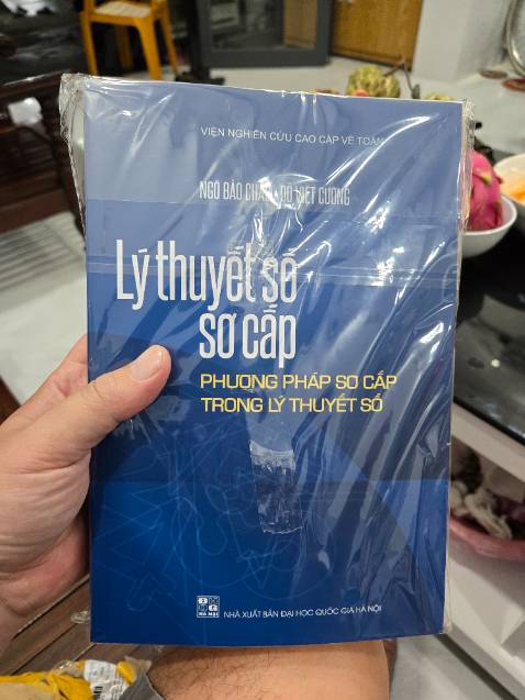 Ủng hộ giáo sư Châu là chính, chứ mình đọc cũng ko hiểu gì ^_^