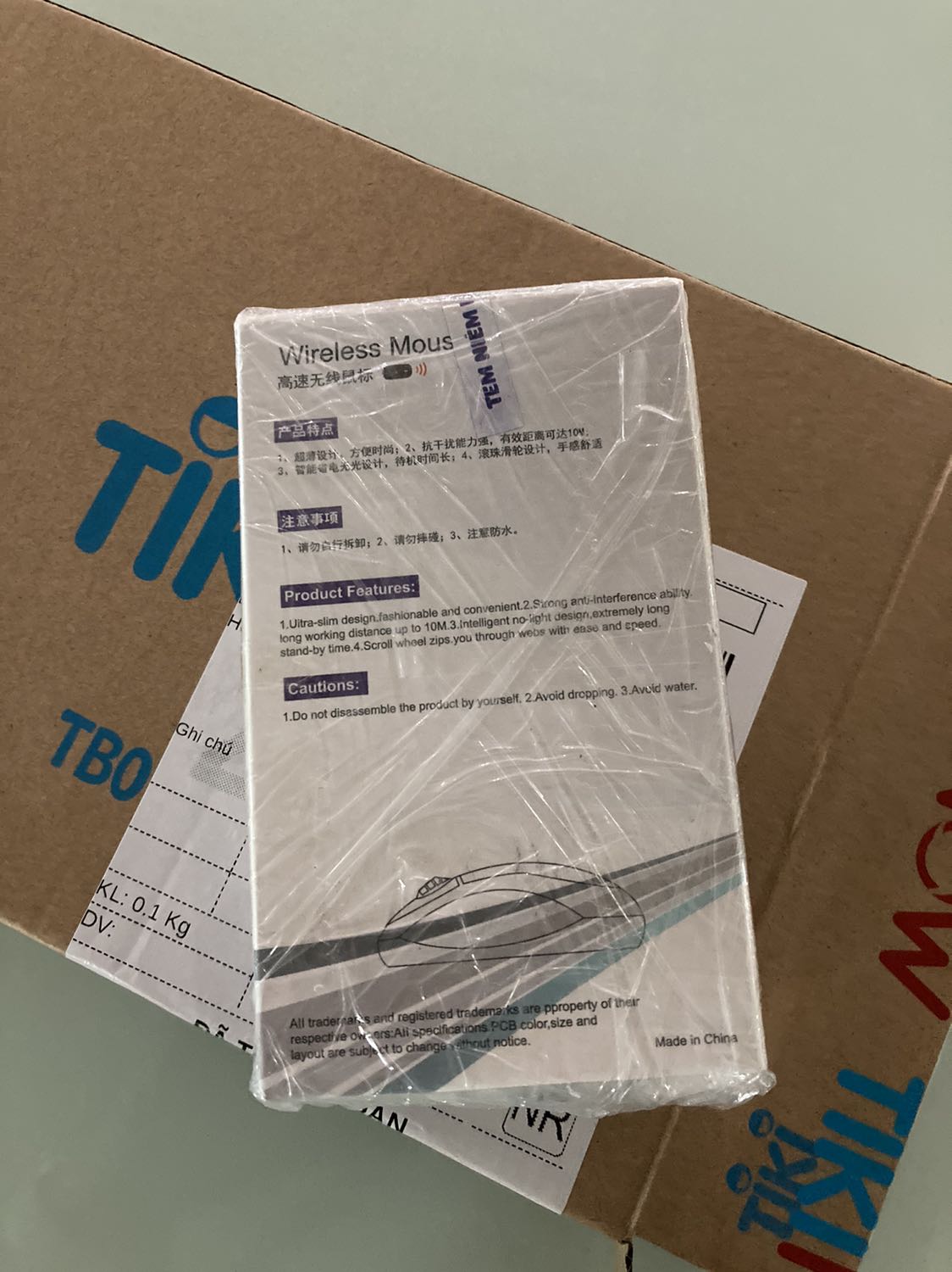 Treo đầu dê bán thịt ***. Lần đầu mua tiki mà bị vậy luôn. Tem, giá thì đúng mà cái ruột bên trong thì không phải. Đặt chuột HXSJ M90 Bluetooth nhưng giao hàng thì là con chuột ko có bluetooth. Do cần xài gấp mà cửa hàng chính hãng giao lâu nên mới chọn cửa hàng này, cuối cùng thất vọng. Nhắn tin cho shop kêu gọi tổng đài để được hướng dẫn, hơisssss. Tiki cần phải kiểm soát kỹ hơn về vấn đề như thế này ạ.