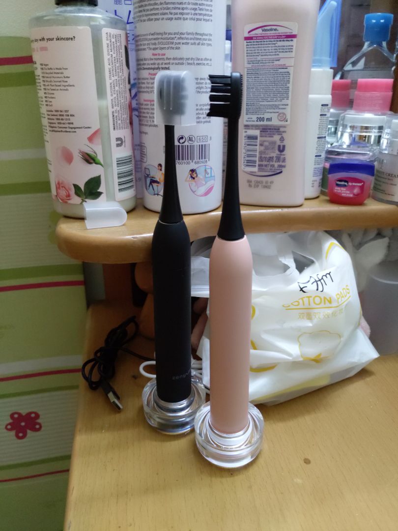 Sản phẩm đẹp, nhìn sang, lông bàn bàn chải mềm mượt dùng ok. Mình rất hài lòng về sản phẩm