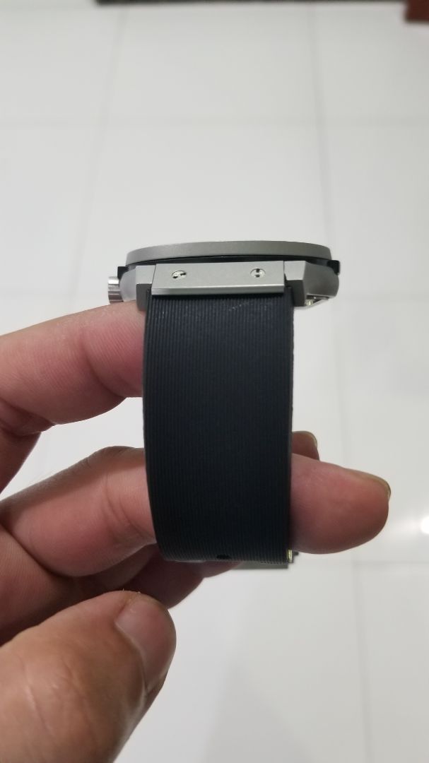 đặt dây da nhưng shop giao bản cao su tuy hơi thất vọng nhưng xem chất lượng dây rất tốt