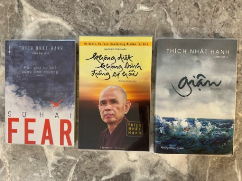 Nào giờ mua sách toàn mua của Tiki thôi. Từ chất lượng chăm chút trong từng quyển sách, đến dịch vụ sau khi mua. Lại còn được bọc sách bookcare. Quá tốt. 10đ cho Tiki. Còn sách của sư Thích Nhất Hạnh vốn đã best seller và nội dung quá tuyênt vời rồi!