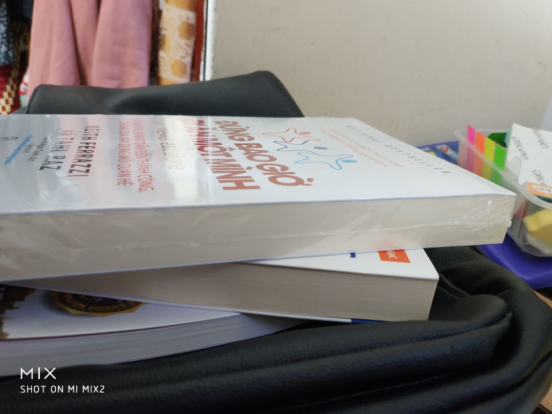 Có lẽ đây là quyển mà mình thất nhất trong số quyển sách mình đặt ở đơn hàng này. Vì vậy cho tiki 5 sao vì lý do quan trọng nhất là sách đẹp, còn nguyên seal và giá rẻ hơn so với nhiều nơi khác. ngoài ra mình còn k lo nhận phải sách giả và tgian giao hàng nhanh dã man trong tgian dịch bệnh như thế này?