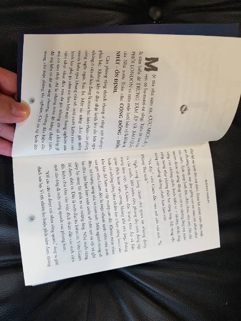 Sách hình thức đẹp. Mình đọc vài trang thấy dịch cũng ổn. Nhưng tên dịch giả có vẻ không uy tín lắm? Chắc ít nhất cũng phải có tên của trưởng nhóm dịch chứ nhỉ?