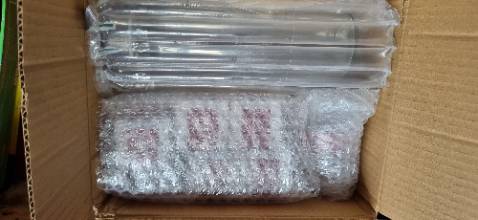 Shop gói hàng siêu cẩn thận, ở tỉnh mà chưa đầy 24h đã nhận được. Được tặng kèm thêm 1 hộp sữa ong chúa và 1 lọ thủy tinh. Sau khi áp mã các loại thì 5 hộp giá chỉ 854k. Cảm ơn shop.