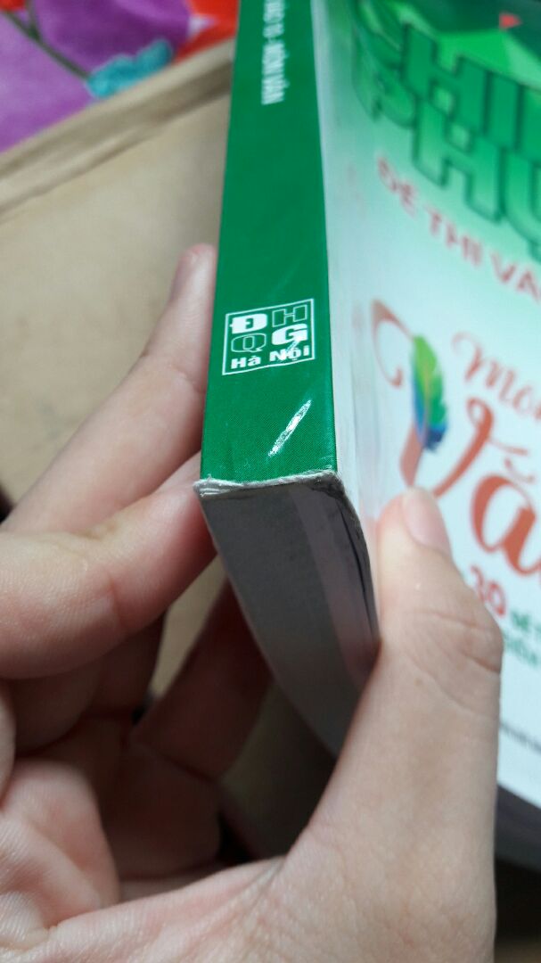 Thật sự là hơi thất vọng vì sách khá cũ, bị bẩn nhiều chổ bị dập bìa, giao hàng khá lâu tầm 5 ngày mới nhận được nhưng vẫn vote cho tiki 5*