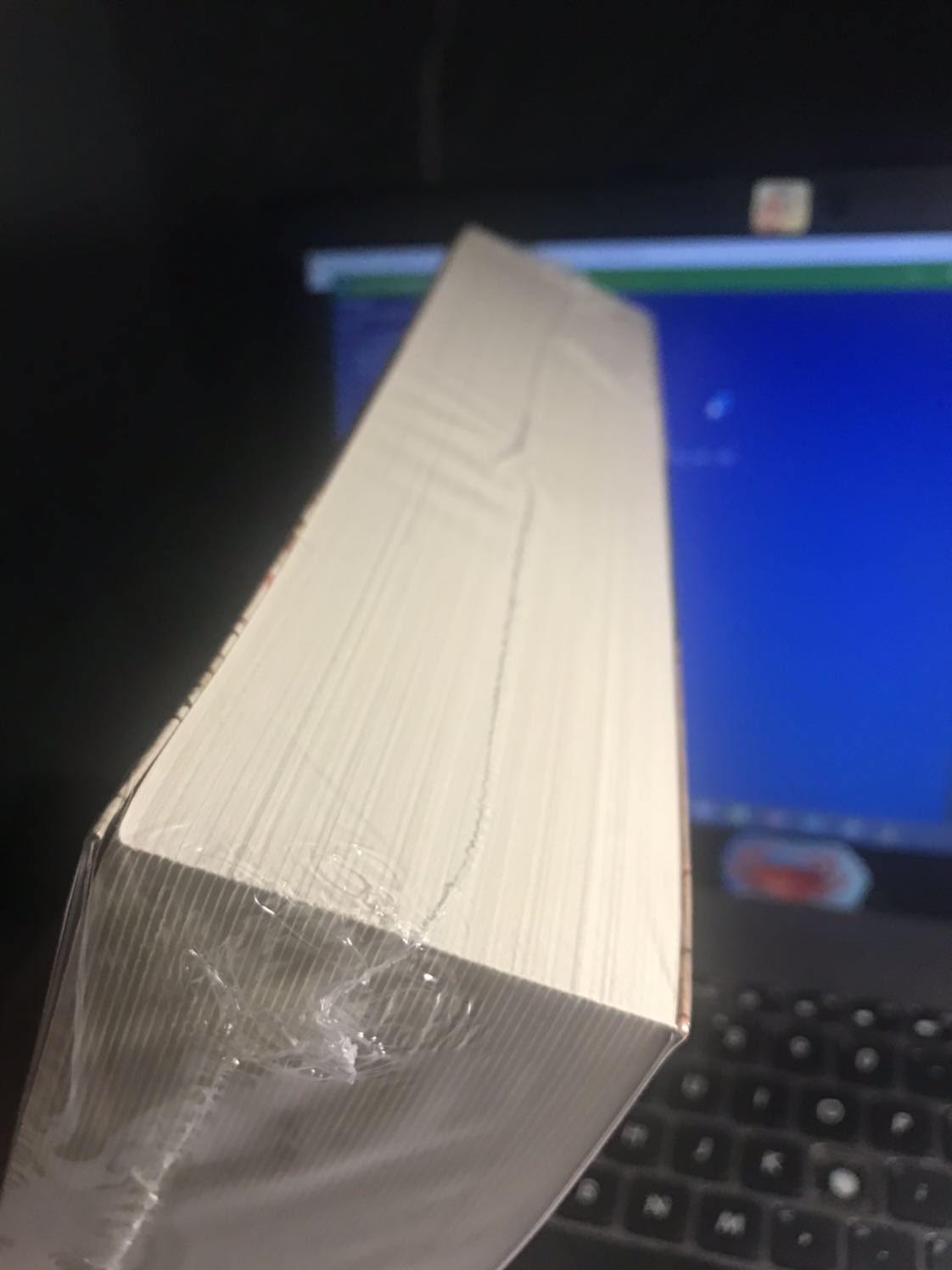 Cực kì hài lòng. Tiki bán. Fahasa đóng gói. Phải nói là rất cẩn thận. Sách nhận về trong tình trạng hoàn hảo. Vì đẹp quá nên mình chưa nỡ bóc ra xem. Mà mình ko hề đăng kí book care. 
Sách hay và đắt tiền nên được chăm sóc kĩ như vậy làm mình thấy khá hài lòng. Cảm ơn Fahasa. Cảm ơn Tiki.