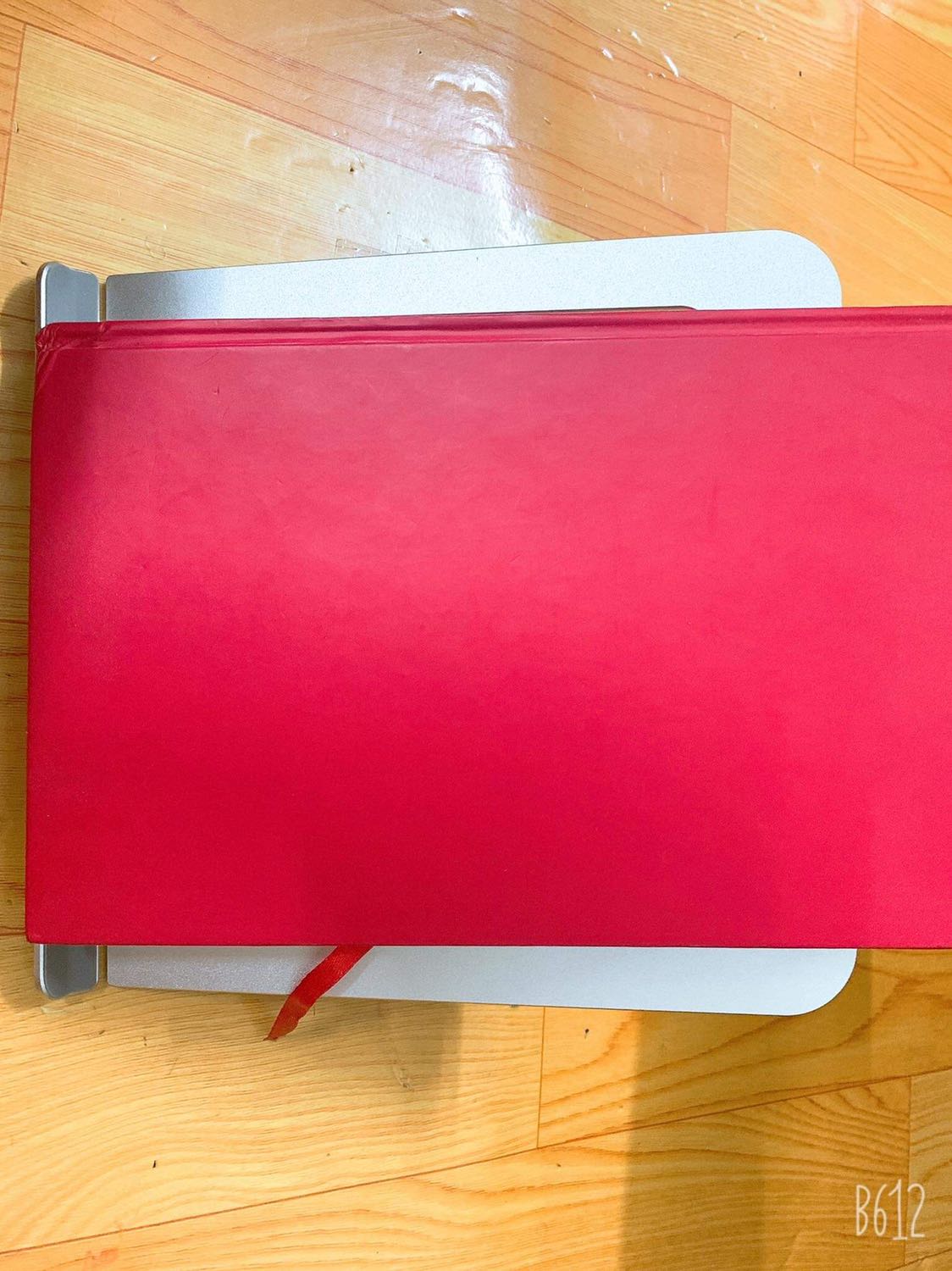 Giống mô tả có thể sử dụng lap hoặc đọc sách hài lòng cho sản phẩm chất lượng này, điểm cộng cho shop là đóng gói chuyên nghiệp