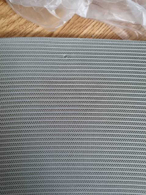 Nhà cung cấp làm việc chuyên nghiệp, khi sp có lỗi lưng ghế có 2 vết rách nhưng nhà *** đã liên hệ để gửi lưng ghế mới thay thế. Xin cảm ơn