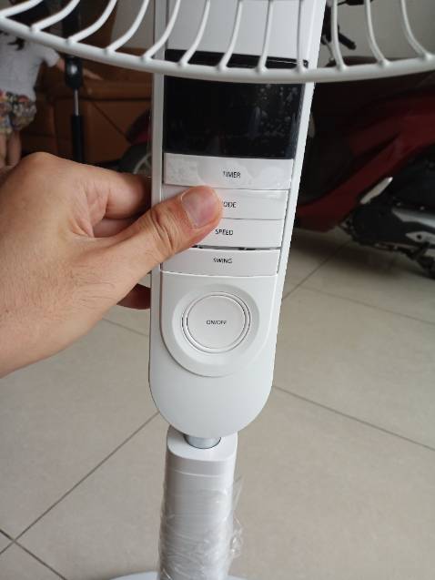 Hàng các nút bấm như răng ông lão nữa, tiki quá coi thường khách hàng, hàng không đạt chất lượng cũng cho giao cho khách hàng nữa, chất lượng thương hiệu Toshiba mà không bằng hàng china nữa.