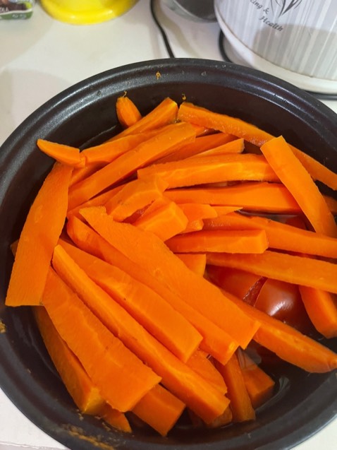 Sôi cực nhanh. Aem nấu lẩu luộc, hay xào chiên gì la ok hết nha. Hàng chống dính nên rán trứng ko bị dính, bị sát. Mình làm cơm trong 1 nồi này cũng vừA vặn 2 người ăn. Giá rẻ, hợp lý. Chắc mua thêm cái nữa để làm cho nhanh hơn!