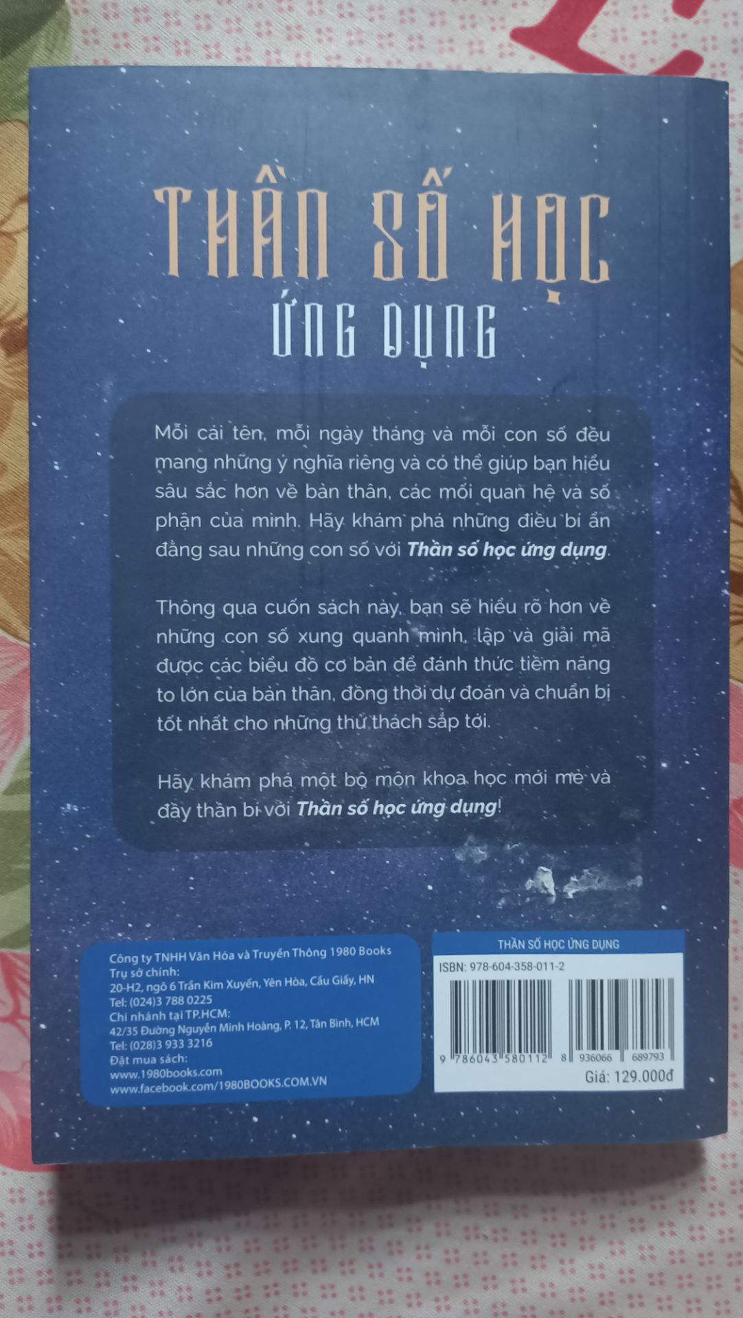 Nếu bạn muốn tìm hiểu về nhân số học (thần số học) thì quyển này khá thích hợp, rất chi tiết. Mặc dù thiếu phần biểu đồ năm cá nhân và cách viết hơi khó đọc so với quyển "Thay đổi cuộc sống với Nhân số học" của Lê Đỗ Quỳnh Hương. 
Do có nhiều mục về tính cách, đường đời...nhưng mình khuyên các bạn chỉ nên lưu ý "khuyết điểm " của bản thân để khắc phục thôi. Sau đó hãy tùy vào mục đích muốn gì khác ở tương lai ví dụ như lập nghiệp, sinh con, kết hôn...hãy đọc lại sách và tìm hiểu tiếp