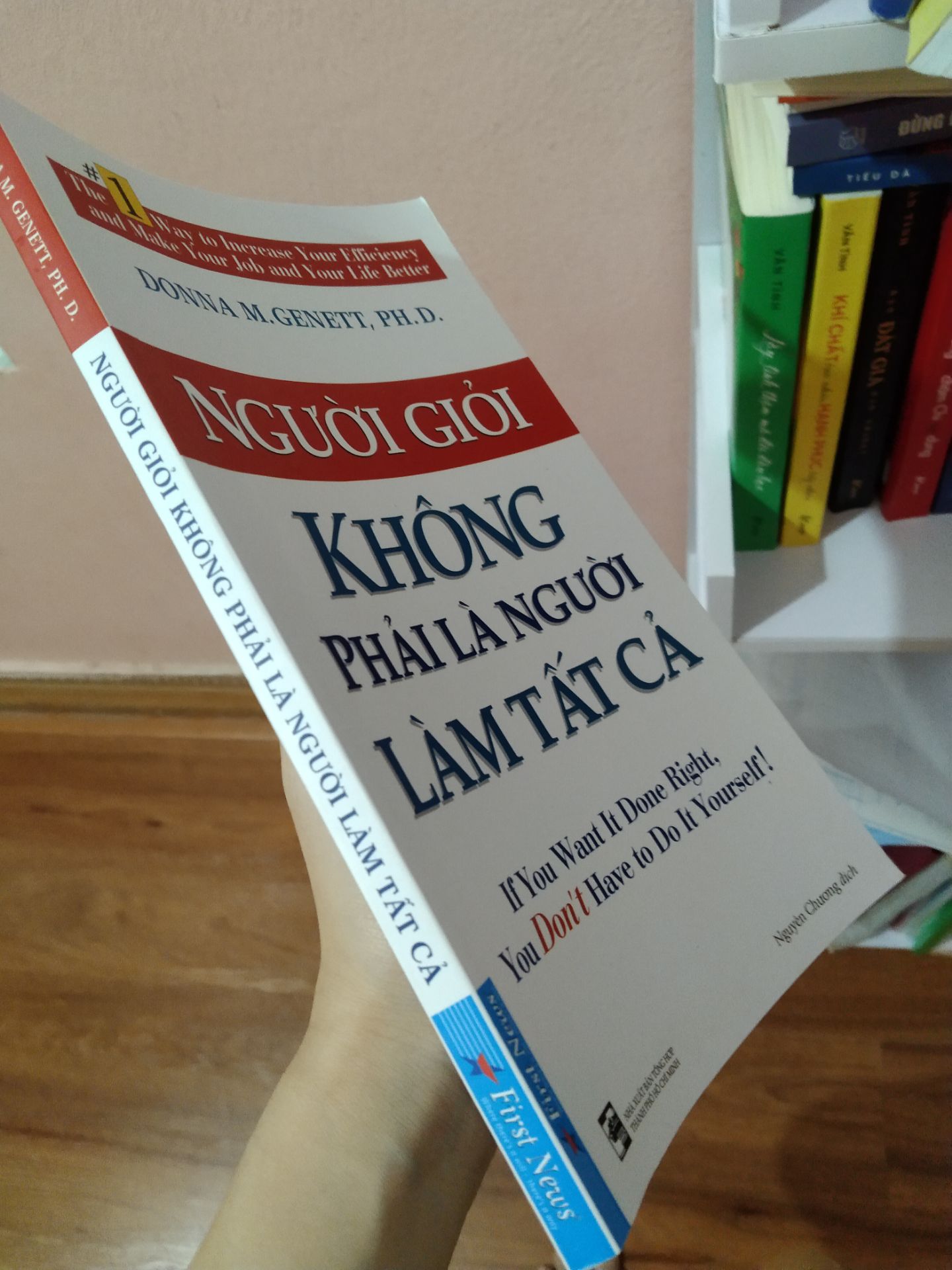 Mình đọc hết quyển này trong vòng 2 tiếng và thật sự các quy tắc trong sách giúp đỡ mình rất nhiều về sau. Tình huống đôi khi hơi general một chút nhưng tác giả cũng nói muốn viết một sách ngắn gọn súc tích nên yh everything is fine