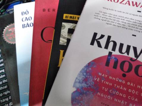 Môt cuốn cẩm nang rất hay
Sách nhỏ gọn nhưng mang nội dung chất lượng cao. Bên cạnh đam mê cá nhân thể hiện qua các mục tiêu, còn nhiều yếu tố khác như cách ứng xử, khả năng ra quyết định, sức khoẻ, chăm sóc bản thân và các mối quan hệ. Đồng thời, cũng cần biết nói "không" đúng lúc. Bên cạnh đó còn một vài thói quen khác chờ bạn thử sức.