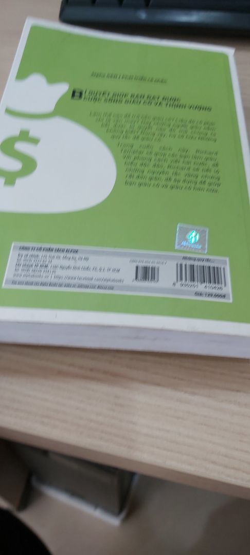 sách mua mới mà bẩn hơn sách cũ. Quá thất vọng. đề nghị xem lại.