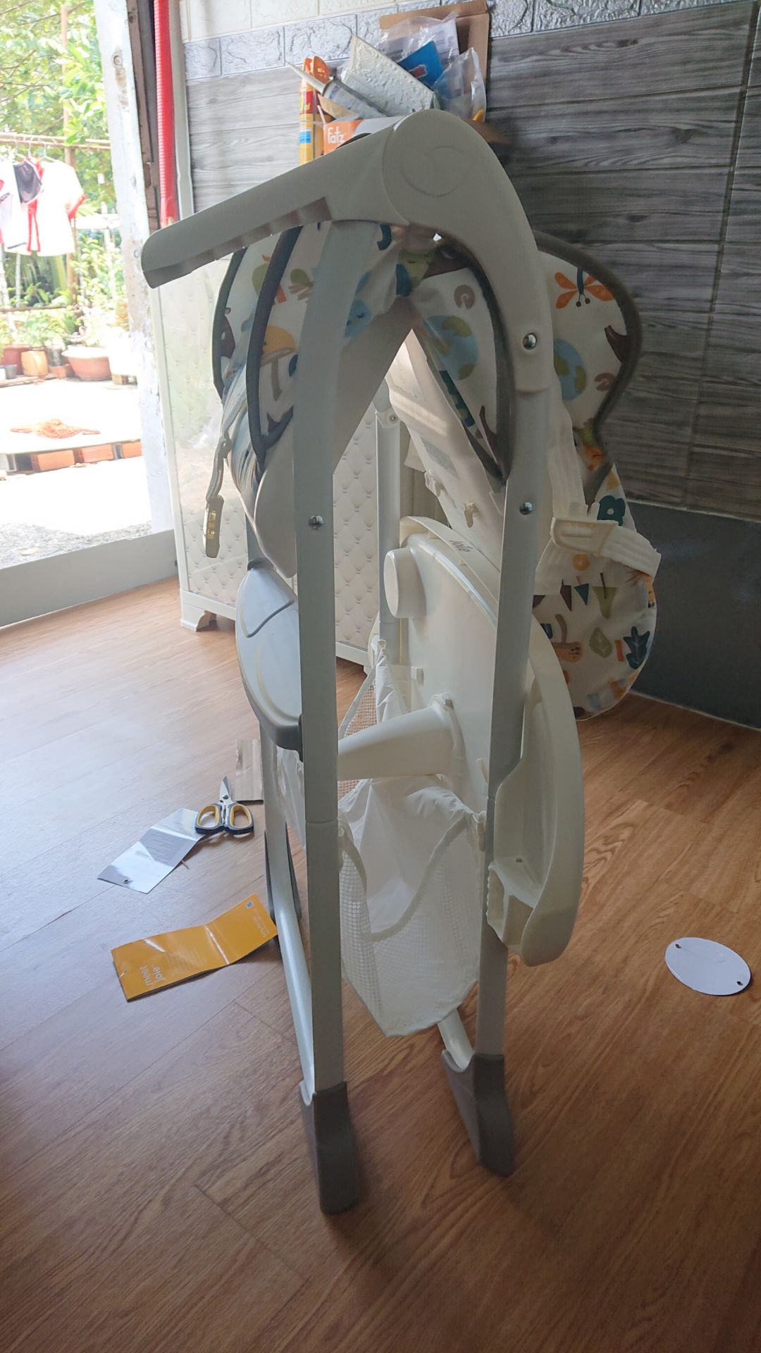 ghế đẹp, chắc chắn, dễ sử dụng