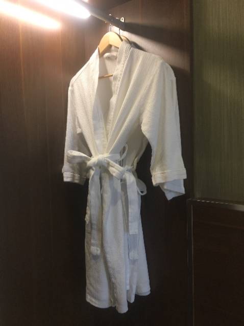 Nhân hang nhanh chóng  chất liêu rất tốt a. Lên phom đep  mêm va mát . Xứng đáng 5 sao