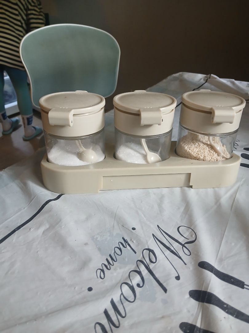 Sản phẩm đúng như mô tả, giao hàng đúng hẹn sản phẩm đẹp3, kích thước vừa phải cho gia đình 3-4 người