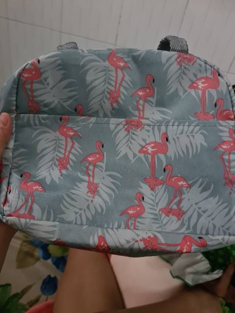 Giao hàng k đúng màu đã đặt trên app