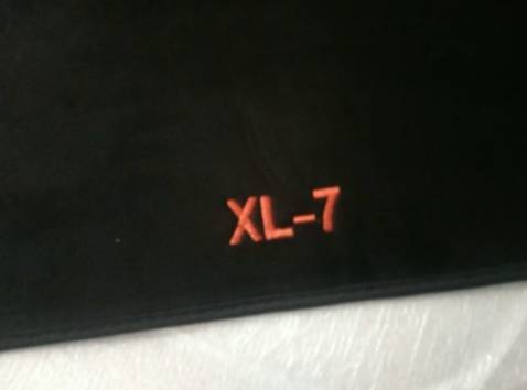 Chất liệu đẹp, cắt vừa với taplo xe, thảm có cả gai chống trượt nên không bị xô xệch. Giá khá rẻ nên nhận được hàng hơi bất ngờ là chất lượng được như vậy. Có lời khen tới shop. Chất liệu đẹp, cắt vừa với taplo xe, thảm có cả gai chống trượt nên không bị xô xệch. Giá khá rẻ nên nhận được hàng hơi bất ngờ là chất lượng được như vậy. Có lời khen tới shop.