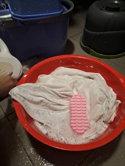 Nước giặt rất thơm nhiều bọt. Giặt lại rất sạch và trắng.
 dòng này thiên nhiên nhưng công năng rất tốt.
 shop đóng gói cẩn thận giao hàng nhanh tikinow