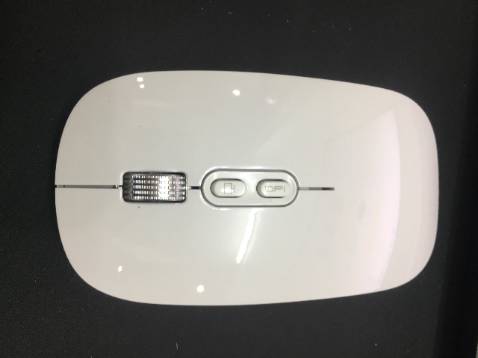 Shop giao hàng nhanh, đóng gói chắc chắn, chất lượng sản phẩm tốt kết nối bluetooth dễ dàng 
Màu trắng đẹp không tì vết