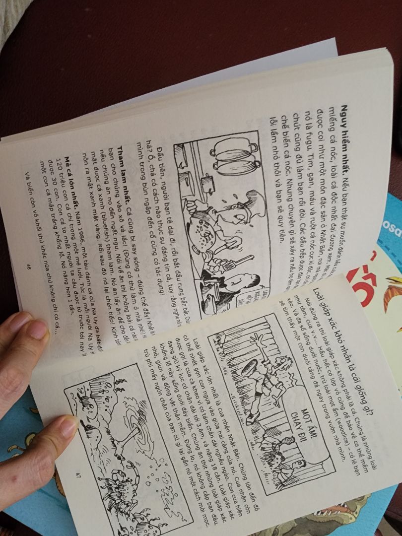 Cuốn sách phù hợp với các bạn nhỏ từ 7 tuổi trở lên. Nội dung chữ hơi nhiều với hình trắng đen.