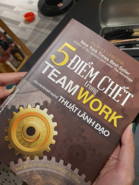 Hàng giao nhanh, đóng gói cẩn thận, tuy nhiên sách bị bong giấy sau khi đọc 1 ngày