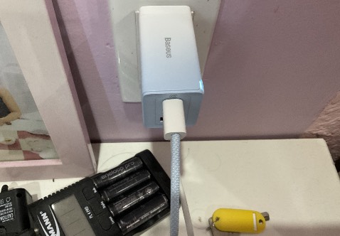 Mình đặt màu TÍM sao lại giao màu Xanh nhỉ