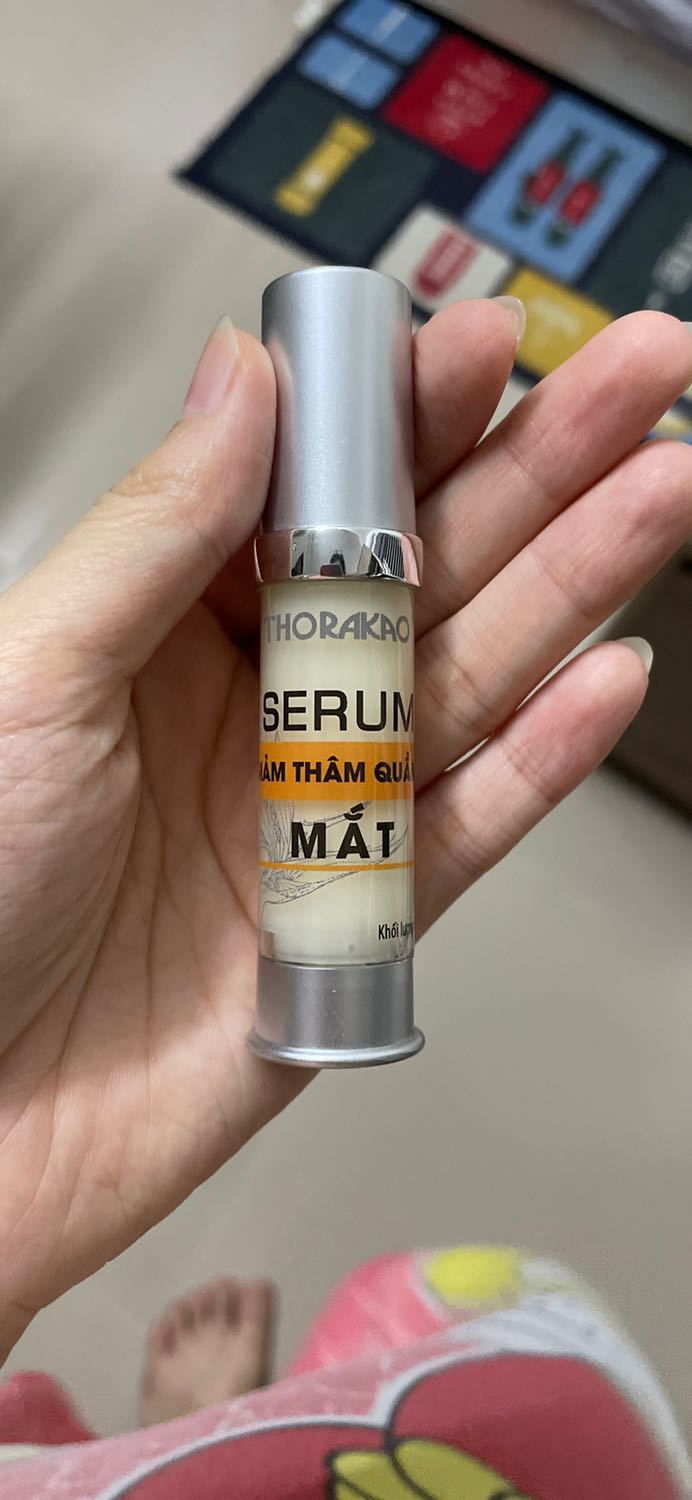 Vận chuyển mất 1 ngày, đóng gói tiki là số 1, dùng thử 2 ngày sáng chiều vẫn chưa thấy tác dụng, rất thích kiểu dáng thiết kế của sản phẩm, chỉ cần nhấn nhẹ là ra 1 lượng sirum vừa đủ.