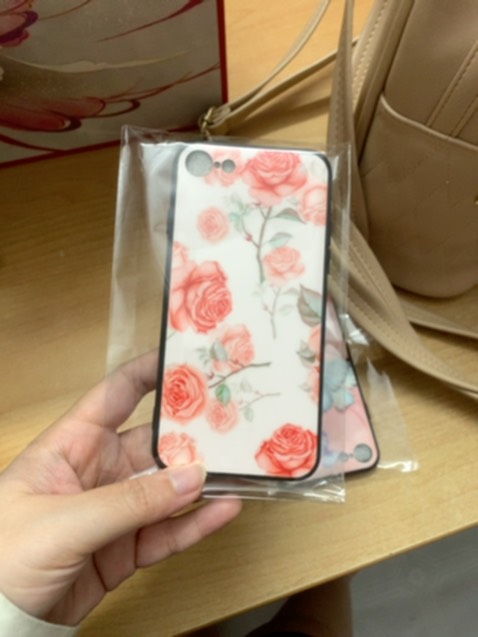 Giao nhanh đúng mẫu, ốp đẹp lắm, khít với đt, shop rất nhiệt tình hỗ trợ