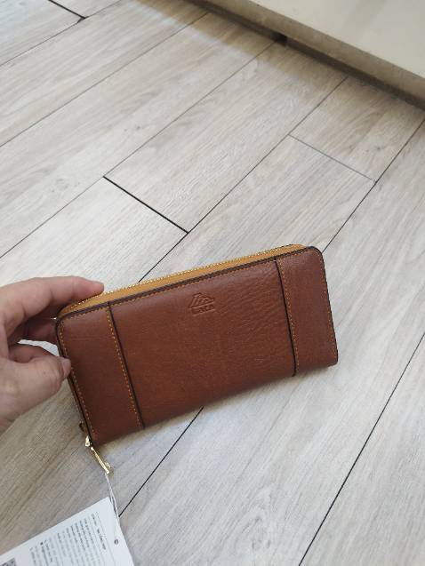 Ví Nhìu ngăn rất tiện chất da mẫu mã quá đẹp giá vừa phải thank shop nhịu ạ