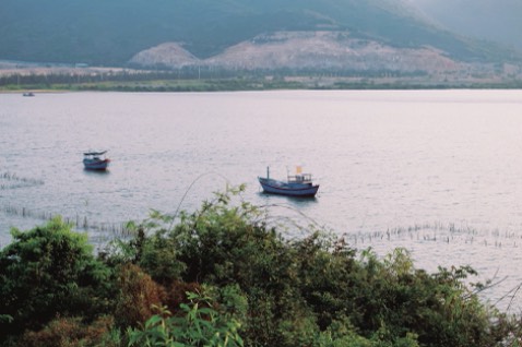 Sách phù hợp với lứa tuổi học sinh, sinh viên hơn. Giúp đưa ra các pp học như pomodoro và cạc để trí não tập trung hơn. Hình ảnh mang tính mình hoạ