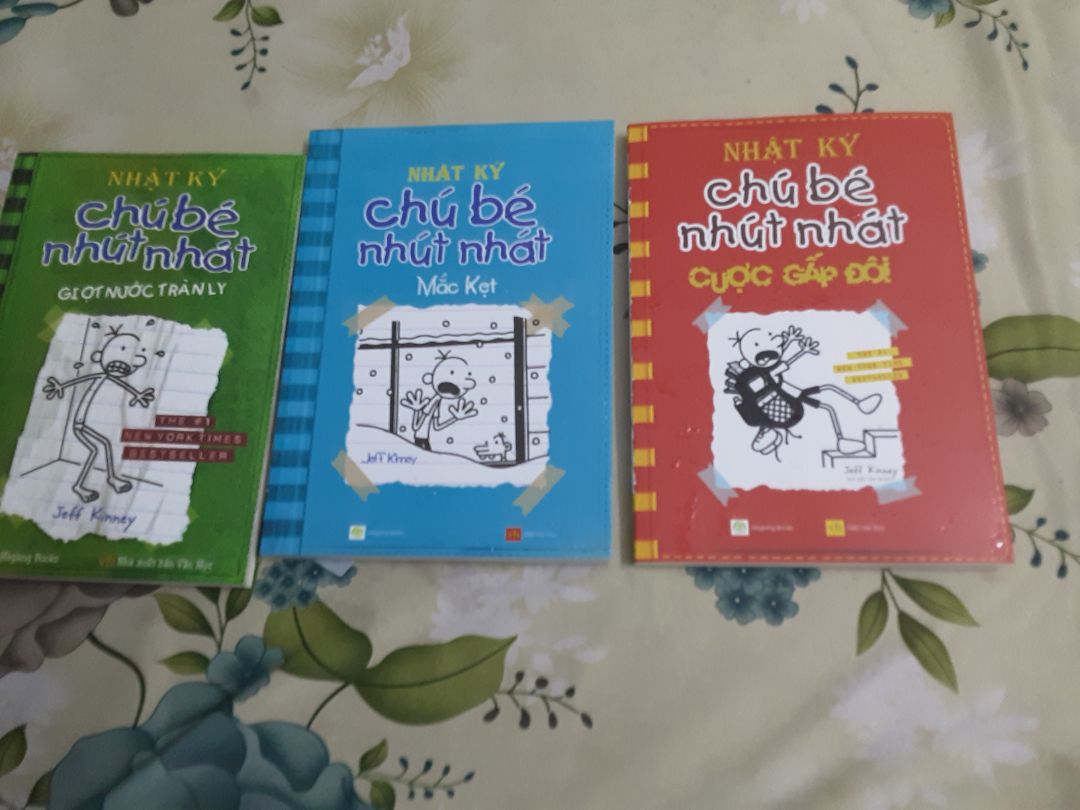 Tui chọn ba cuốn trong bộ truyện có tên rõ ràng, sao đóng gói cẩu thả vậy trời. fahasha chuyên nghiệp rồi có tiki kiểm soát sao nhọ thế. nản ghê!!!!