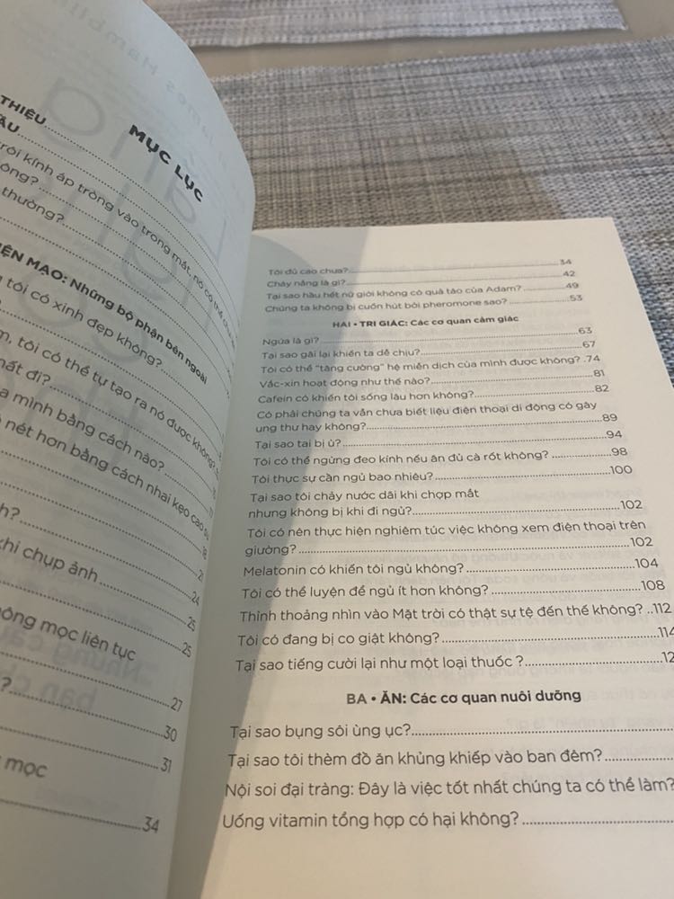 Nếu bạn muốn tận hưởng một không gian giải trí về đêm cực phong cách và sang chảnh thì phải kể đến các quán bar rooftop Sài Gòn. Với tầm nhìn toàn cảnh thành phố sống động. Được ngắm nhìn những con phố lên đèn, ánh đèn xe tấp nập phố thị bạn sẽ cảm thấy vô cùng